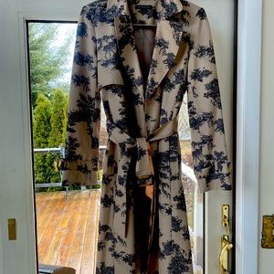 Toile Trench Coat. Size S. Never worn. Black&Tan.